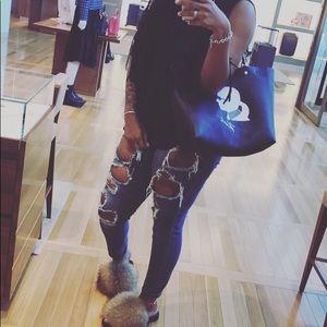 Meet your Posher, Dee